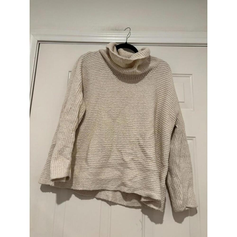 Women's sz‎ L cream cowl knit sweater..oversized #732